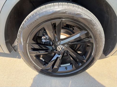 Certified 2024 Volkswagen Tiguan SE R-Line w/ MDO Package, Two-Row image 22