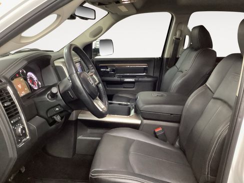 Used 2018 RAM 1500 Laramie w/ Convenience Group image 9