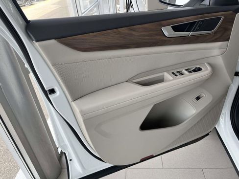 New 2026 Volkswagen Atlas SE image 13