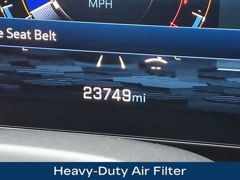 Used 2025 Chevrolet Suburban Z71 image 6