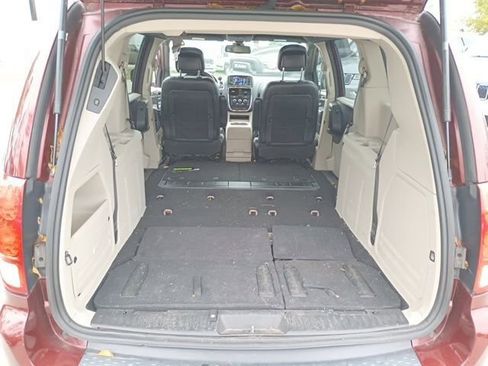 Certified 2019 Dodge Grand Caravan SXT image 7