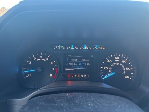 Used 2017 Ford F150 XL w/ Equipment Group 101A Mid image 8