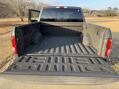 Used 2016 Ford F150 XLT w/ Equipment Group 302A Luxury image 18