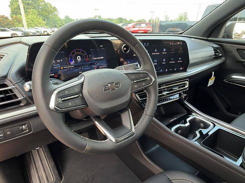New 2027 Chevrolet Traverse LT w/ Midnight/Sport Edition FWD image 20
