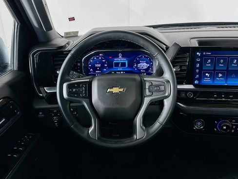 Used 2024 Chevrolet Silverado 1500 LT image 17
