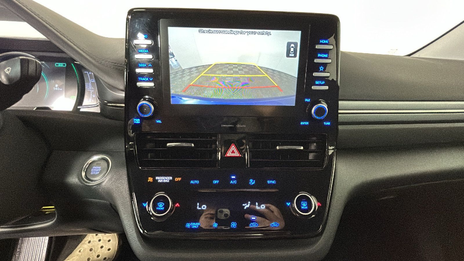 Used 2020 Hyundai Ioniq SE FWD image 28
