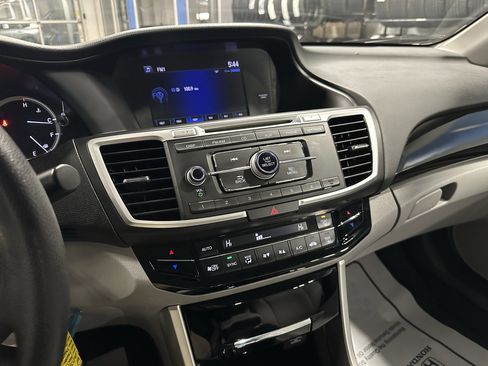 Used 2017 Honda Accord LX image 11