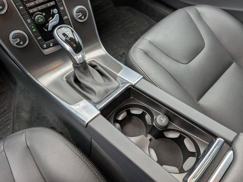 Used 2015 Volvo V60 T5 Platinum image 20