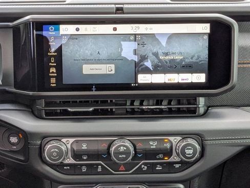 New 2026 Jeep Gladiator Mojave w/ Safety Group image 18