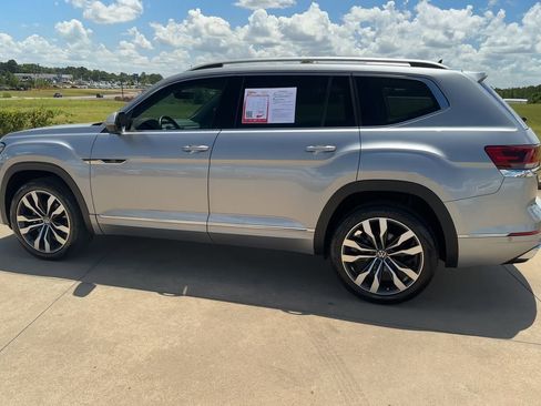 Used 2022 Volkswagen Atlas SEL Premium image 6