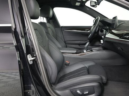Used 2023 BMW 540i w/ Premium Package RWD image 29