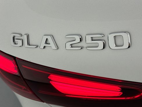 Certified 2026 Mercedes-Benz GLA 250 image 10