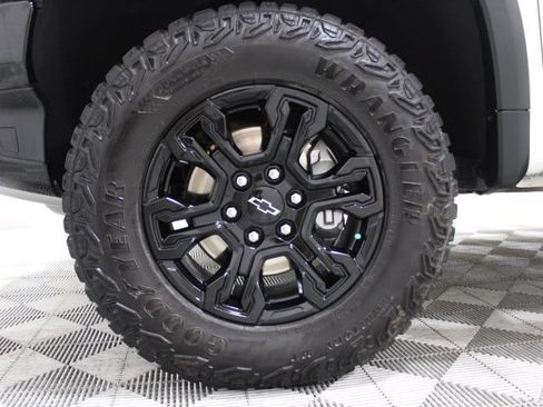 Used 2024 Chevrolet Silverado 1500 ZR2 AWD/4WD image 49