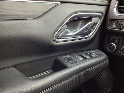 Used 2022 GMC Yukon SLT w/ SLT Premium Package image 21