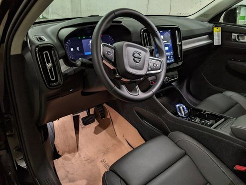 New 2026 Volvo XC40 B5 Plus w/ Climate Package image 8