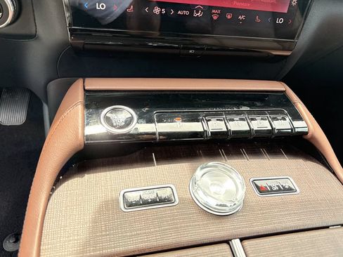 Used 2025 Lincoln Navigator L Reserve AWD/4WD image 30