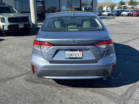 Used 2022 Toyota Corolla LE image 4