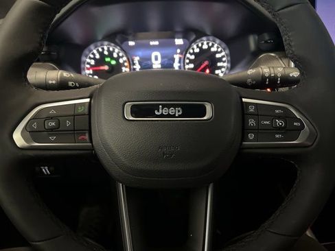 Used 2026 Jeep Compass Limited AWD/4WD image 8