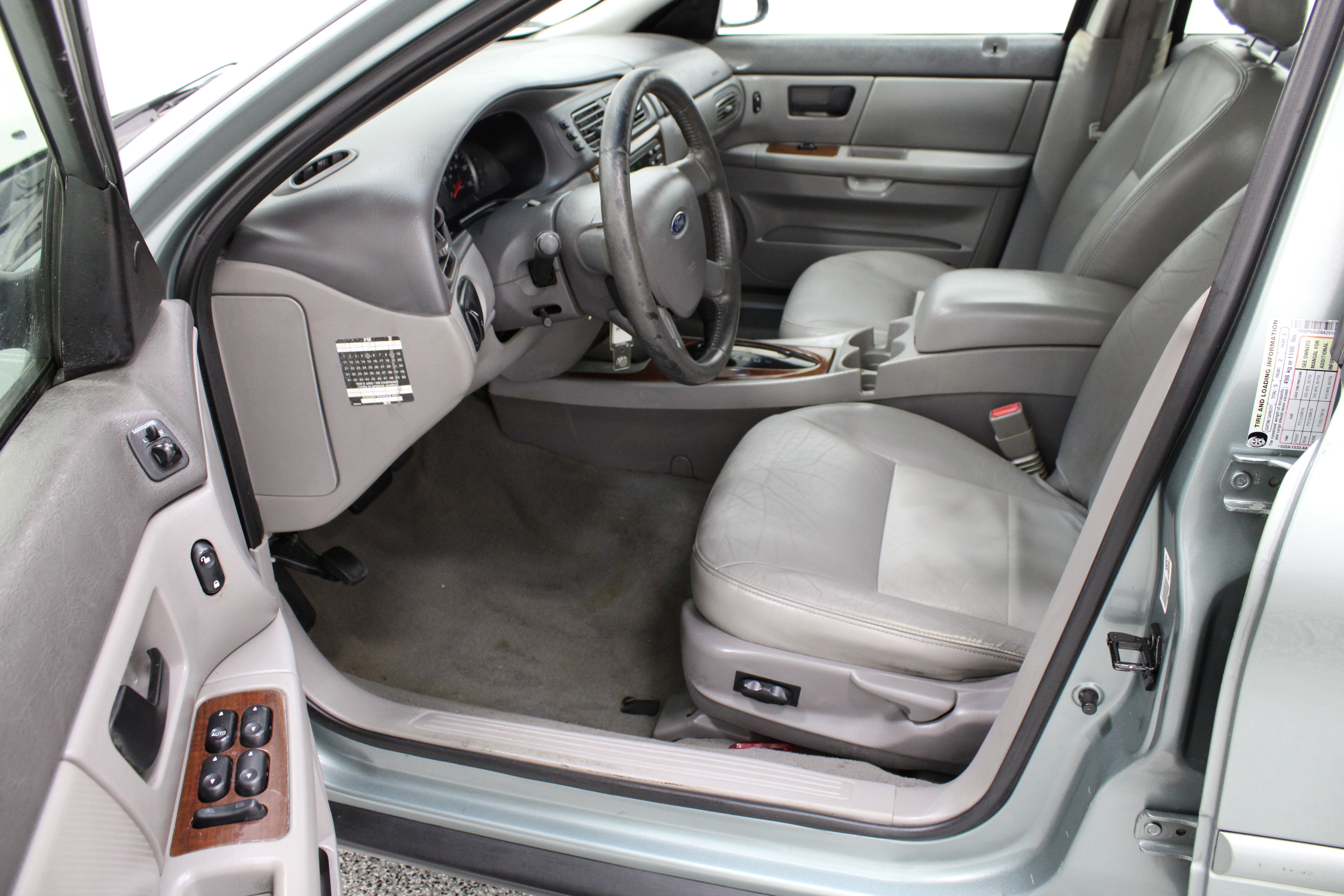 Used 2006 Ford Taurus SEL FWD image 14