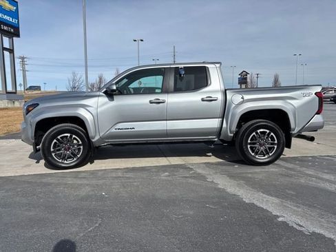 Used 2024 Toyota Tacoma TRD Sport image 6