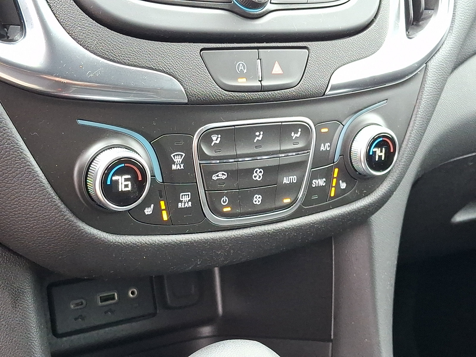 Certified 2024 Chevrolet Equinox LT FWD image 17