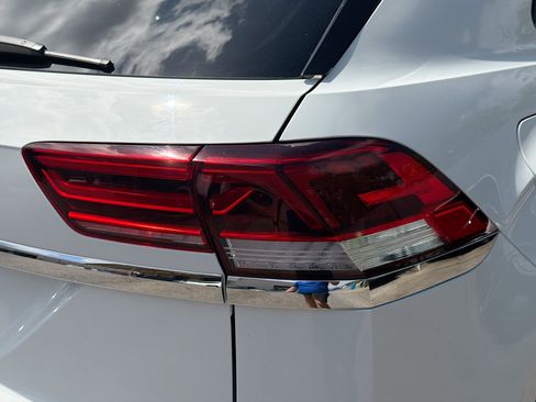 Used 2023 Volkswagen Atlas Cross Sport SE w/ Black Wheel Package image 27