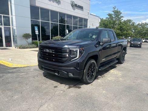 Used 2022 GMC Sierra 1500 Elevation w/ Preferred Package AWD/4WD image 7