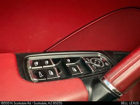 Used 2018 Porsche Cayenne AWD/4WD image 18