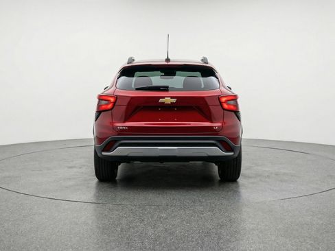 Used 2025 Chevrolet Trax LT image 7