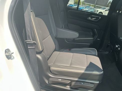 Used 2024 GMC Yukon SLT w/ SLT Luxury Package AWD/4WD image 20