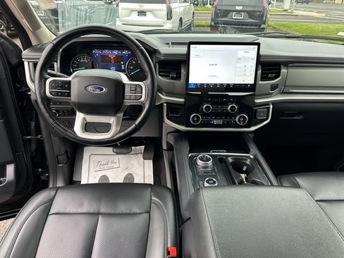 Used 2024 Ford Expedition XLT image 13