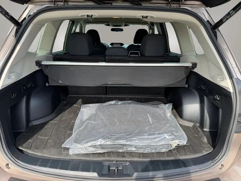 Used 2022 Subaru Forester Premium AWD/4WD image 36
