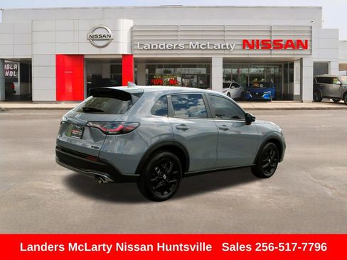 Used 2025 Honda HR-V Sport image 3