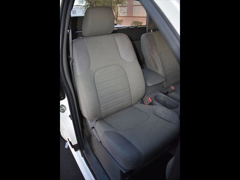 Used 2018 Nissan Frontier S image 28