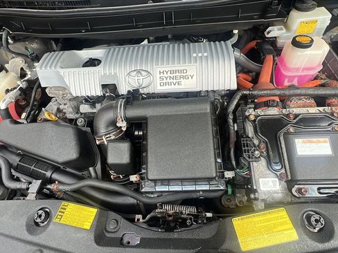 Used 2014 Toyota Prius One image 32