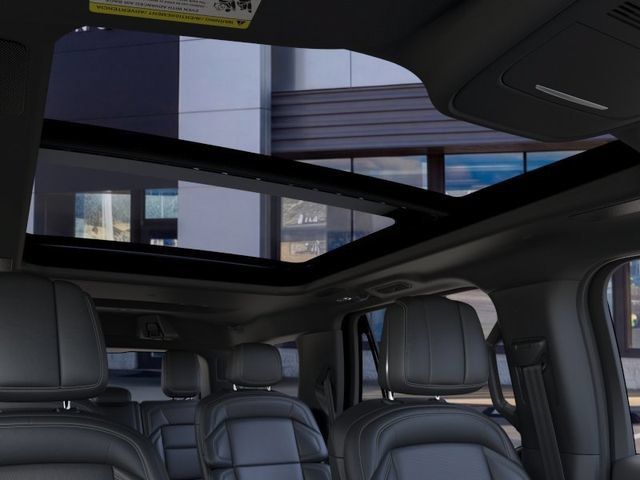 New 2026 Lincoln Navigator Reserve w/ Jet Appearance Package AWD/4WD image 25