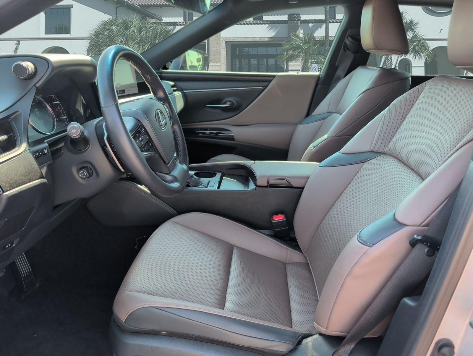 Used 2025 Lexus ES 350 w/ Premium Package FWD image 11
