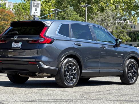 Used 2025 Honda CR-V LX image 4