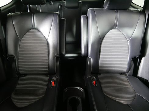 Used 2021 Toyota Highlander XSE image 13