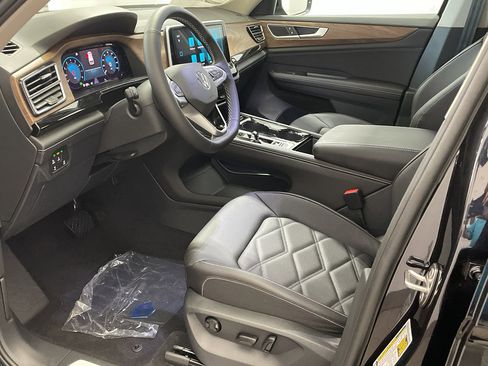 New 2026 Volkswagen Atlas SE image 7