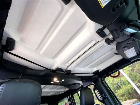 Used 2020 Jeep Wrangler Unlimited Rubicon image 14