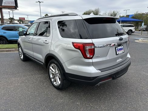 Used 2019 Ford Explorer XLT w/ Equipment Group 202A image 4