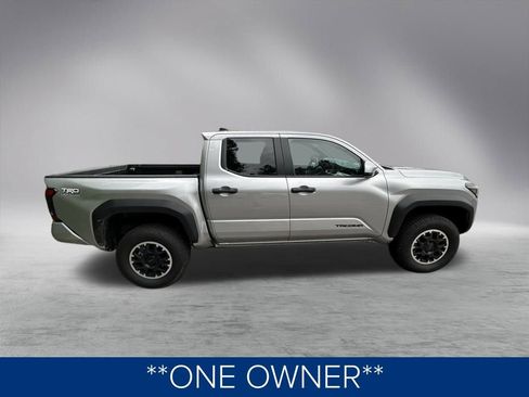 Used 2024 Toyota Tacoma TRD Off-Road image 2