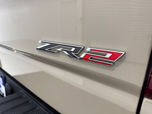 Used 2023 Chevrolet Silverado 1500 ZR2 AWD/4WD image 10