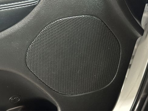 Used 2021 Jeep Grand Cherokee Laredo X image 35