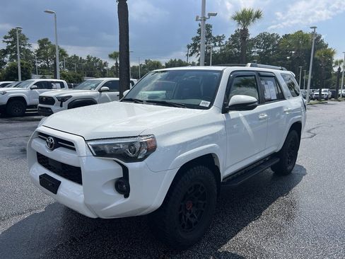 Used 2023 Toyota 4Runner SR5 Premium w/ Moonroof Package AWD/4WD image 5
