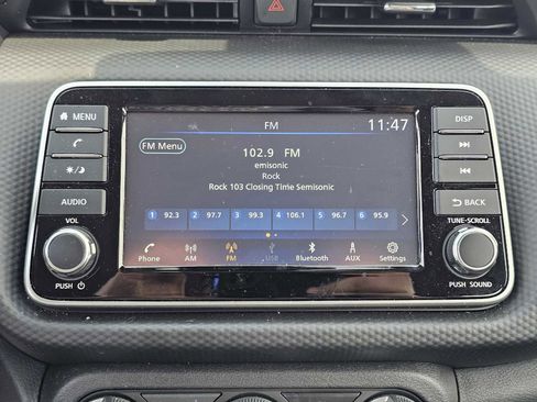 Used 2024 Nissan Kicks S image 28