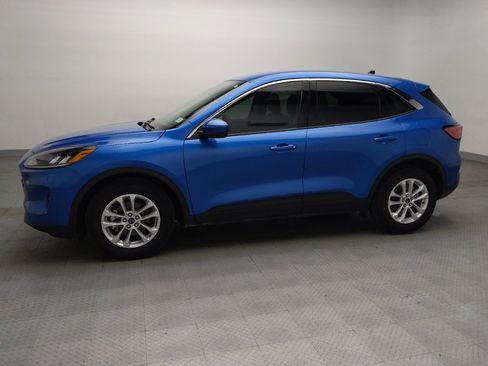Used 2020 Ford Escape SE FWD image 2