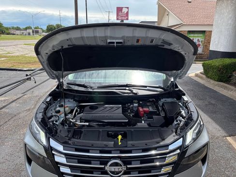 Used 2025 Nissan Rogue SV FWD image 28
