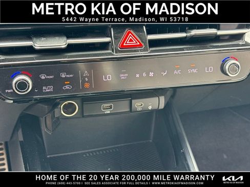Used 2023 Kia Niro EX Touring FWD image 24